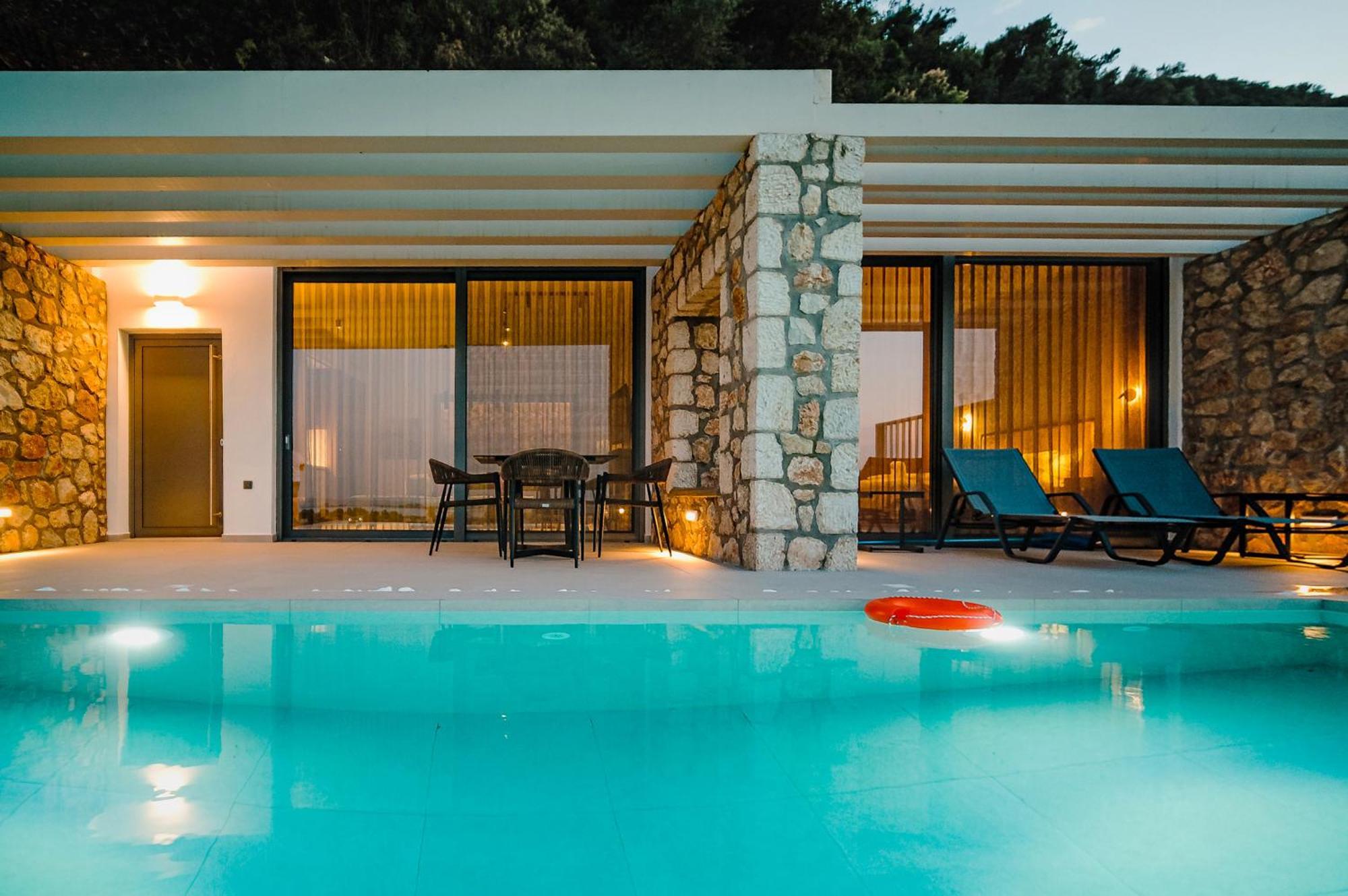 Z 4 Luxury Villas 圣爱奥尼斯米科 外观 照片